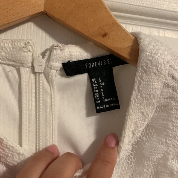 Forever 21 White Floral Shift Dress - Picture 3 of 4